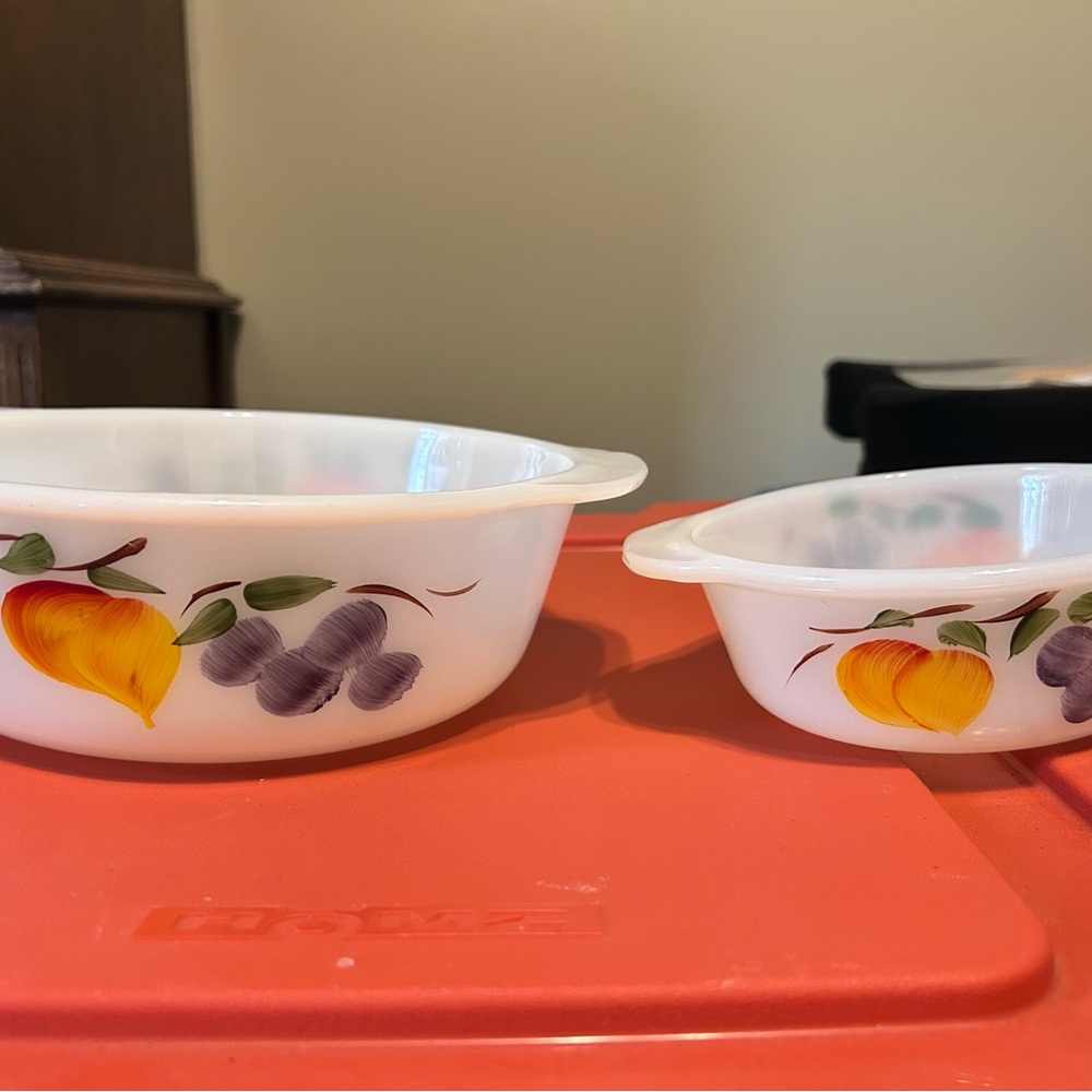 Vintage Fruit Design Bowls